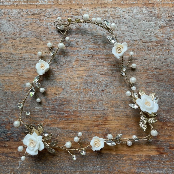Bridal Gold Floral Headpiece - Picture 1 of 3